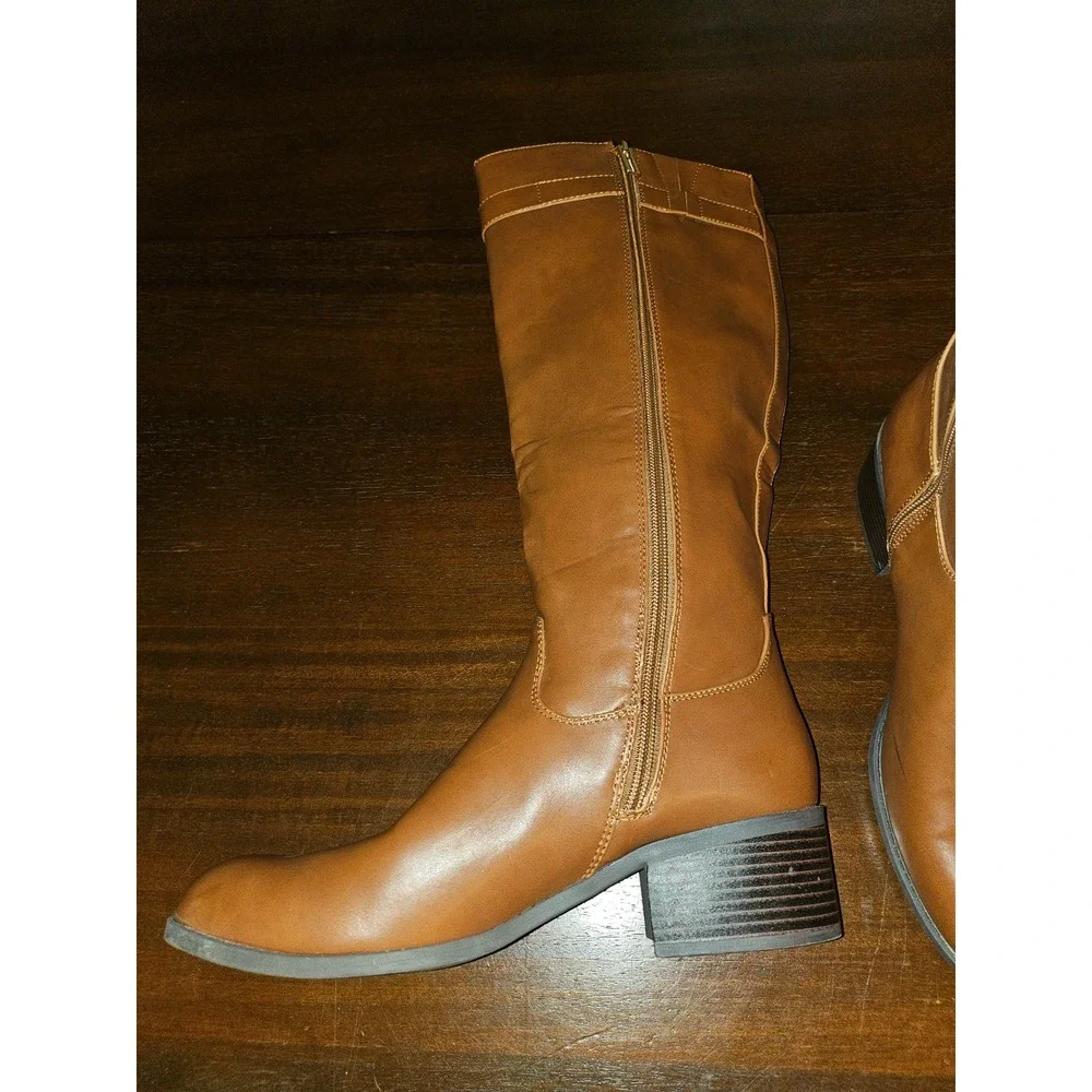 Tommy Hilfiger Dezy Brown Synthetic KneeHigh Riding Boots Women's Size 8 1/2 NEW